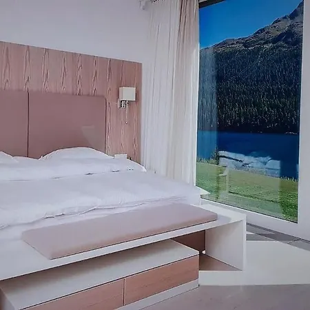 Lakeside Relaxing Retreat To A Central Apartment *